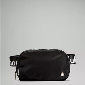 New With Tag Lululemon Everywhere Belt Bag Black With White Logo extension strap